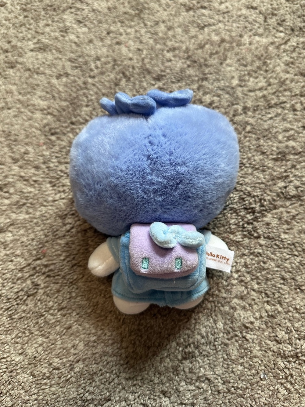 Hello Kitty Fruity Paradise Vinyl Plush Pendant - Sweet and Sour Blueberry - Picture 3 of 3